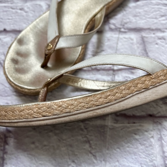 Tommy Bahama white & gold flip flops relaxology - Picture 4 of 6